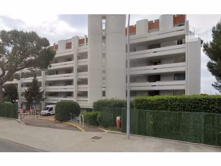 location appartement  m² t-1 à saint-laurent-du-var  425 €