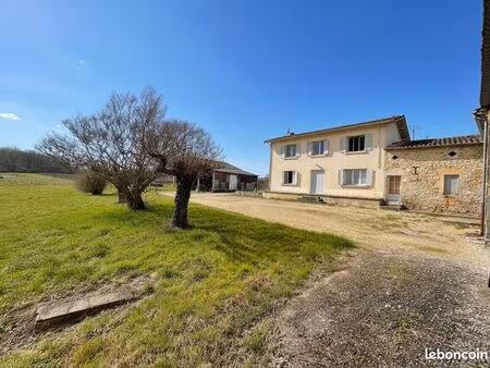 propriété 5 pièces 141 m²