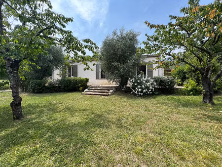 vence ouest - villa de quatre pieces principales - terrain de 1000m² - parkings
