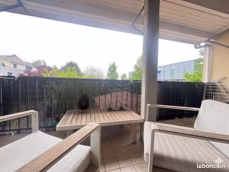 t2 42m2 avec terrasse 20m2 sans vis à vis - tram b