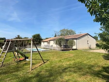 maison récente 110m2 - grand terrain 2 586 m2 - piscine - calme - proche a62