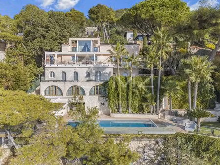 villa pieds dans l'eau à saint jean cap ferrat