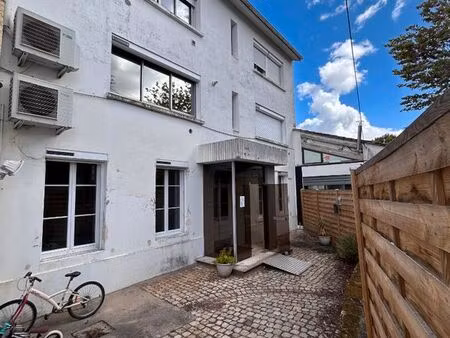 immeuble 15 pièces 250 m²