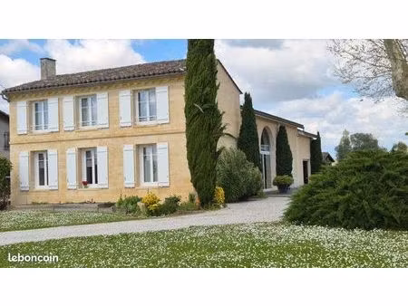 maison 6 pièces 258 m²