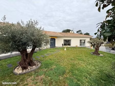 izon maison 230 m² avec piscine + pièce de vie 100 m² bien rare sur le secteur