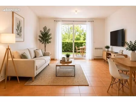 t2 rénové avec terrasse – proximité libourne – 38 m² – parking