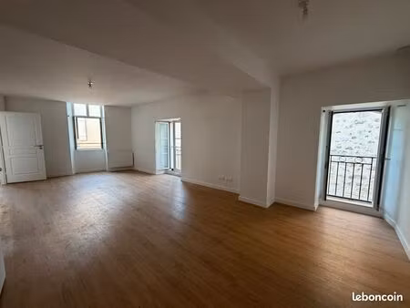 location t2 de 52m2 en r+1 entièrement rénové