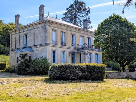 château 9 pièces 230 m²