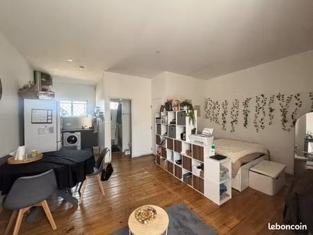 studio 1 pièce 31 m²