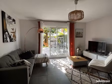 maison t3 meublée avec jardinet sur bruges