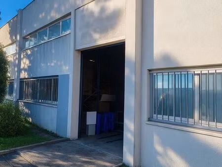 local d’activité 200m2