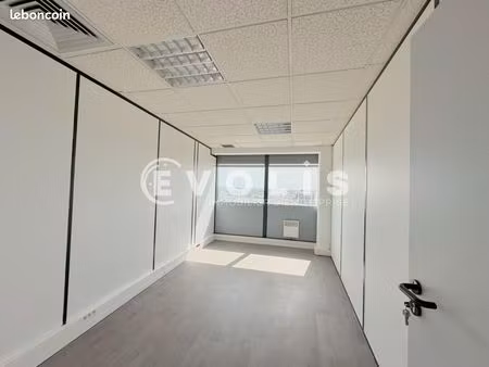 bureaux 676 m²