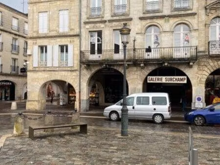 local 370m2 place abel surchamp