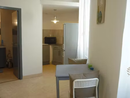 location meublée appartement 1 pièce 22.09 m² à eyguières (13430)  446 €