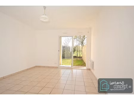 location appartement 1 pièce 30.11 m² à port-saint-père (44710)  544 €