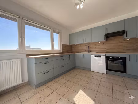 amiens - quartier la hotoie - appartement t4 - dernier etage