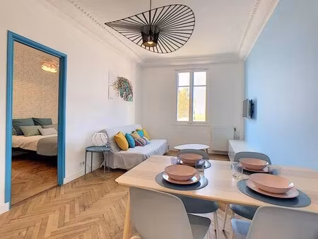 très beau 2 pièces meublé - rénové avec gout.