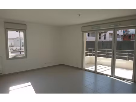 location appartement  m² t-3 à castelnau-le-lez  820 €