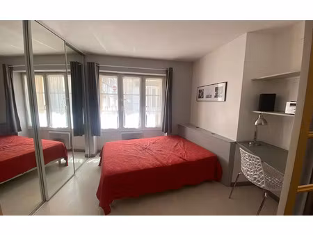 location appartement  m² t-1 à la rochelle  620 €