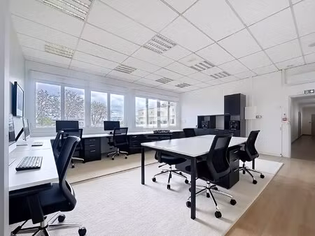 bureaux de 85 m²  au calme  environnement attractif et facilement accessible