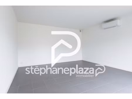 local commercial libre 88m2