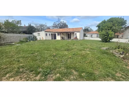 maison p.p + 2 ch + jardin 650 m2