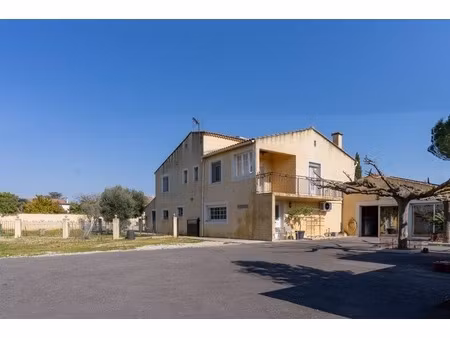 maison 5 chambres avec piscine sur grand terrain de 1373m2