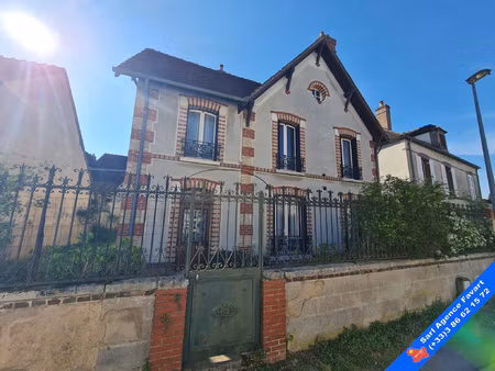 charmante maison des années 20 dans bourg avec commerces et