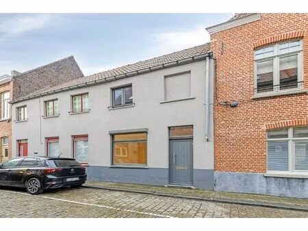 charmante  instapklaar huis in de kwekersstraat te brugge.