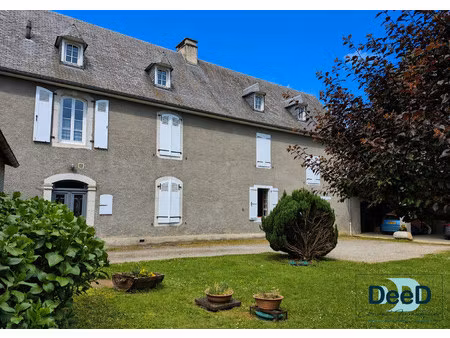 ancien corps de ferme avec dépendance  jardin et parc