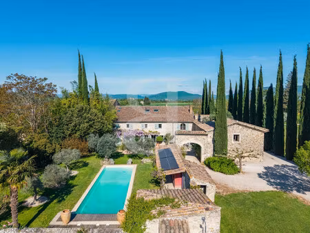 propriété d'exception avec superbe vue  charme et confort mode