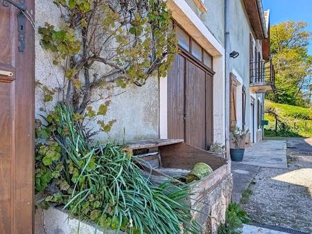 maison de 84m² sur un terrain d'environ 9 hectares