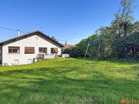 proche commerces au calme