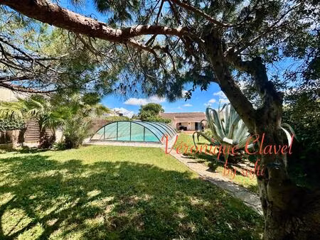 villa provençale de 131m2 posée sur un terrain paysagé de 1138m2