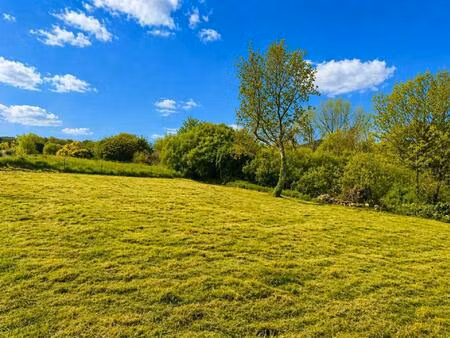 terrain constructible d'une superficie de 1316 m2