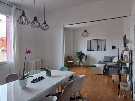 t2 bis meuble avec garage en centre ville disponible au 1er