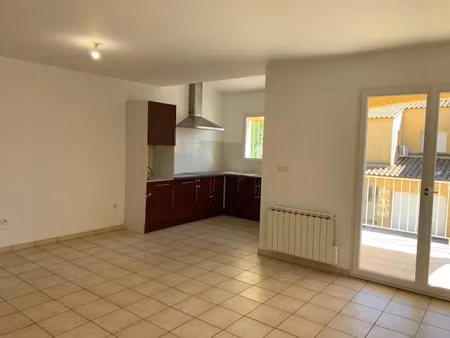 location villa 3 pièces 72.76 m² à generac (30510)  871 €