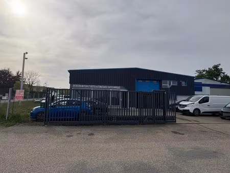 location locaux professionnels 510 m² à chamboeuf (42330)  3 200 €