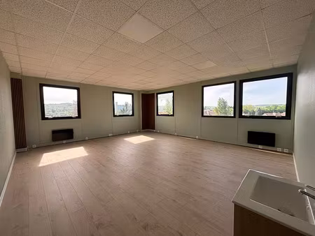 location locaux professionnels 68.2 m² à saint-clement (89100)  1 000 €