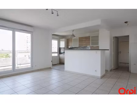 location appartement  m² t-3 à lyon 8  1 377 €
