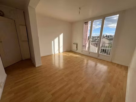 location appartement 3 pièces 53 m² à montluçon (03100)  nan €