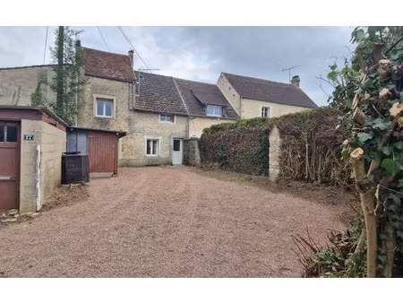 location maison  m² t-3 à saint-christophe-le-jajolet  650 €