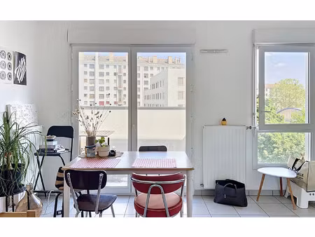 appartement lyon 8 46.85 m² t-2 à vendre  205 000 €