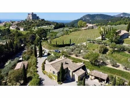 le barroux- bastide charme entre ciel  pierres et ventoux !!