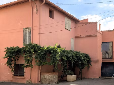 grande maison de village avec terrasse et petit garage