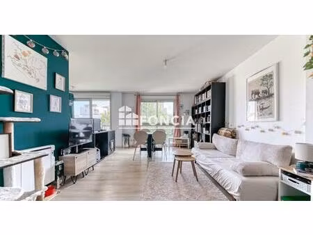 lyon 7 - rue andre bollier - t2 en etage avec balcon et garage