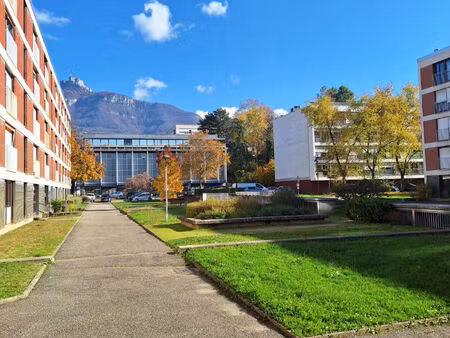 garage fermé en sous-sol