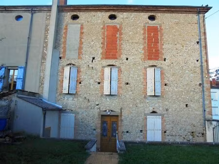 maison bourgeoise à rénover pour nombreux projets