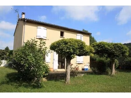 maison t7 dans quartier résidentiel