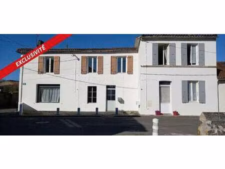 vente immeuble à champagnolles (17240) : à vendre / 322m² champagnolles
